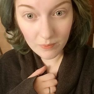 Meet your Posher, Leah